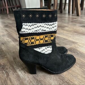 Like New! Cobra Society Suede Western Embroidered Mid-Calf Boots